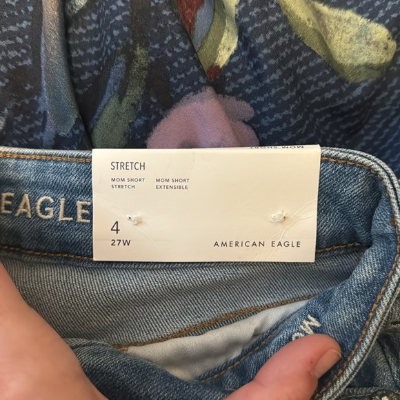 AE Mom Short - Picture 2 of 3